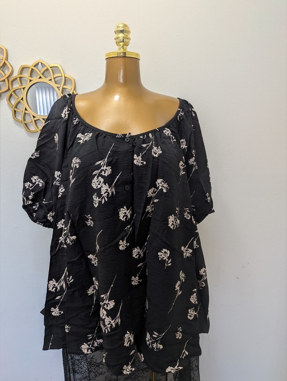 Ava & Viv Black & White Floral Button-Front Puff Sleeve Blouse 3XL